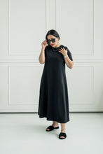 Lade das Bild in den Galerie-Viewer, MAXI DRESS - BLACK
