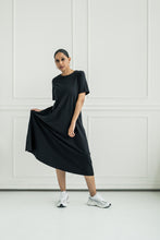 Lade das Bild in den Galerie-Viewer, MAXI DRESS - BLACK
