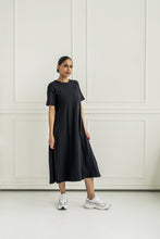 Lade das Bild in den Galerie-Viewer, MAXI DRESS - BLACK