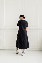 Lade das Bild in den Galerie-Viewer, MAXI DRESS - BLACK