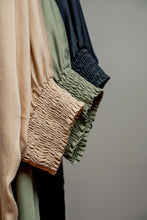 Lade das Bild in den Galerie-Viewer, TUNIKA - BEIGE