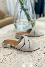 Lade das Bild in den Galerie-Viewer, ELIAH SANDALE - OFF WHITE