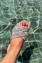 Lade das Bild in den Galerie-Viewer, SPARKLING SANDALE