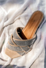 Lade das Bild in den Galerie-Viewer, SPARKLING SANDALE